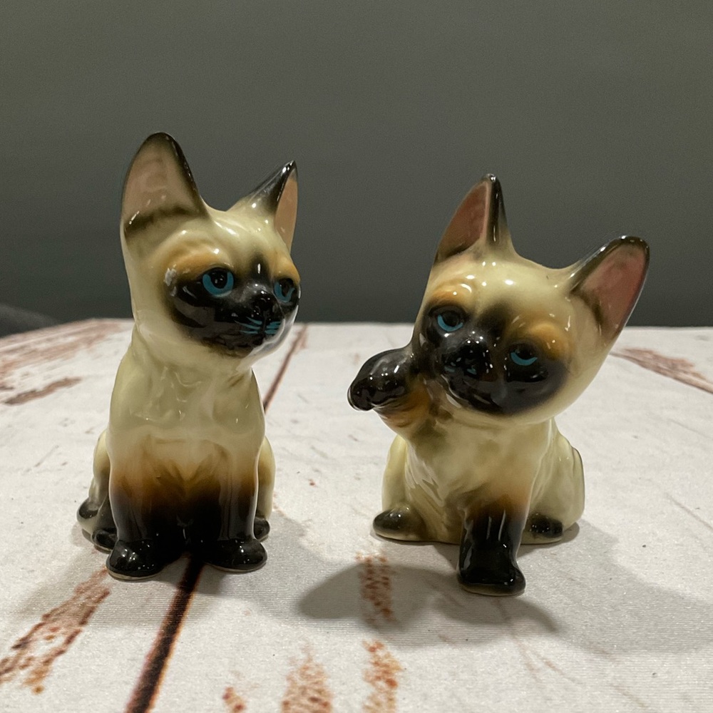 VINTAGE BRINNS BONE CHINA SIAMESE‎ KITTENS